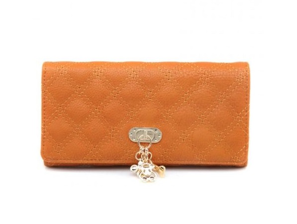 Dámska peňaženka s príveskom hnedá