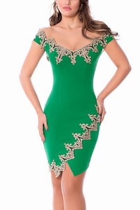 Dámske šaty s aplikáciou - zelené